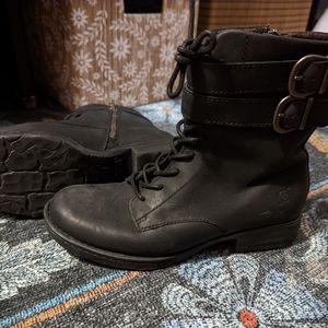 EUC Born Camryn Boots, sz 7.5, black